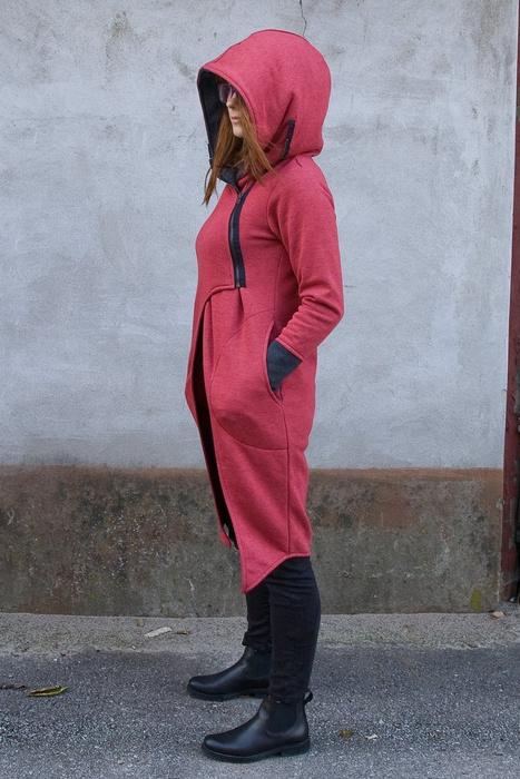 Długa bluza , frak z kapturem, asymetryczna bluza damska, malinowy płaszcz, trencz
