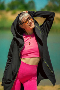 Asymetryczna bluza z kapturem, czarna bluza na zamek