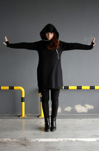 Bluza czarna , bluza asymeryczna, bluza damska z kapturem , 