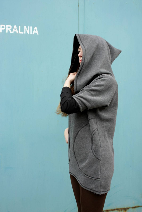 Bluza damska szara z dużym kapturem i kieszeniami , tunika damska, kaptur duży na dredy