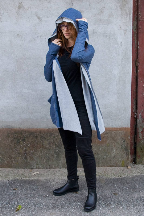 Bluza długa , narzuta dzianinowa z kapturem , Wdzianko damskie