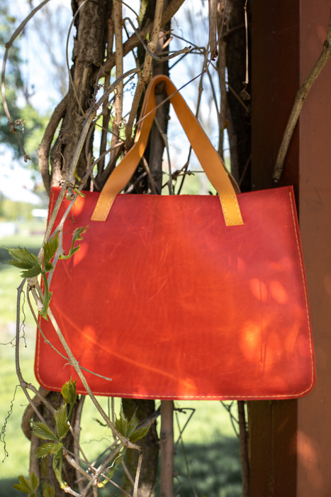 torba na laptopa, aktówka czerwona, torba worekskórzany , shopperka, lekka torebka na dokumenty