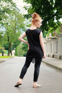 Bluzka czarna z koronką, tunika elegancka,