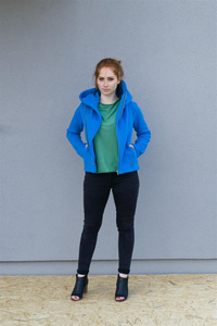 Bluza asymetryczna krótka , niebieska bluza damska, ramoneska 