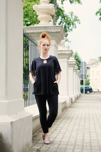 Bluzka czarna z koronką, tunika elegancka,