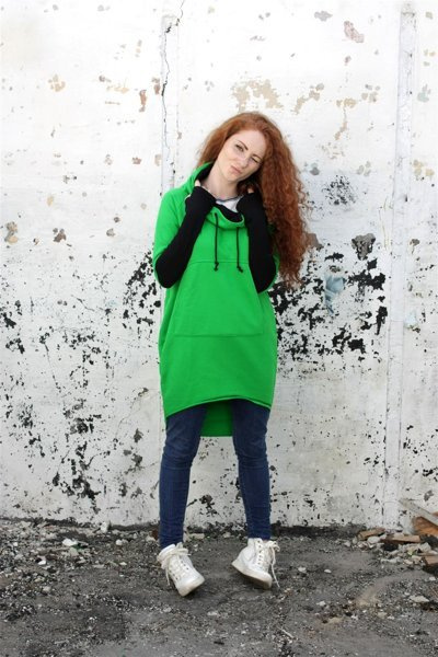 Bluza damska długa z kieszeniami , duża stójką i kieszenie , luźny krój . tunika damska