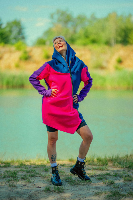 długa bluza kolorowa, asymetryczna, płaszczyk bawełniany kolorowy