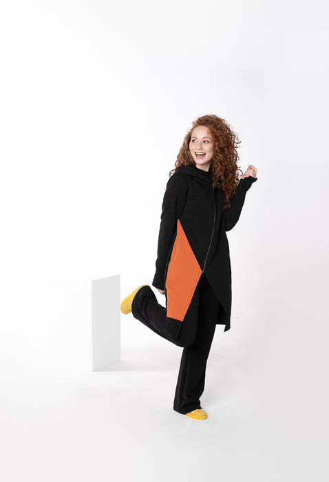 Bluza płaszczyk z dużym kapturem, płaszczobluza damska czarna , kolorowa bluza damska polski projektant, długa bluza z dzianiny