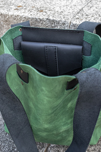 torba zielona, worek skórzany , torba na laptopa, na zakupy, torebka na ramię , zielona torebka skórzana ręcznie robiona 