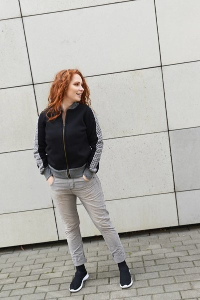 Kurtka bluza Bomberka z koronką , czarna bluza na zamek