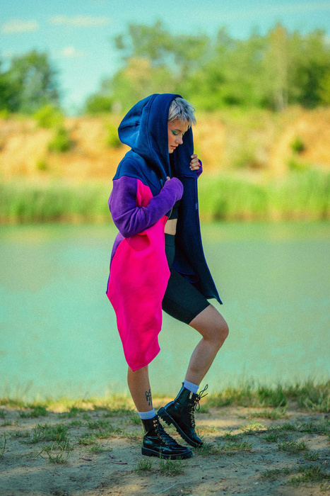 długa bluza kolorowa, asymetryczna, płaszczyk bawełniany kolorowy