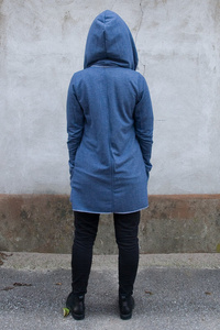 Bluza długa , narzuta dzianinowa z kapturem , Wdzianko damskie