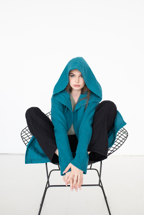 Lniane wdzianko, polski produkt z lnu, płaszcz z kieszeniami len polski, gruby splot miękki len, polski projektant lnianej odzieży