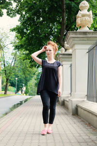 Bluzka czarna z koronką, tunika elegancka, koszulka czarna