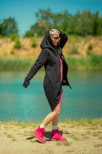 Asymetryczna bluza z kapturem, czarna bluza na zamek