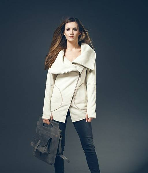 Bluza damska, autorski projekt, kremowa bluza ze stójką , bluza asymetryczna, marynarka z dzianiny