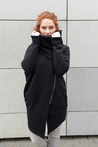 Asymetryczna bluza damska czarna na zamek , płaszcz czarny, bawełniana bluza 