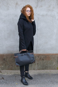 Płaszcz czarny, bluza długa czarna, trencz z kapturem, dzianinowy płaszcz bawełniany