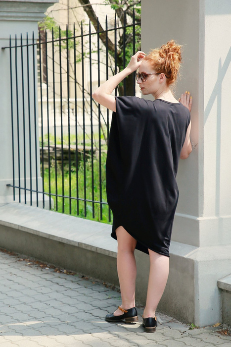 Sukienka asymetryczna, luźna tunika, mała czarna