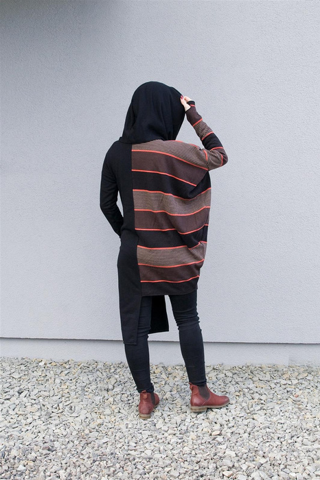 Asymetryczny sweter bawełniany