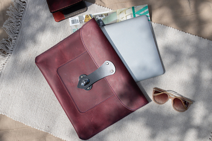 Pokrowiec na laptopa, etui na laptopa, skórzana teczka, bordowa aktówka skórzana , handmade