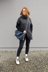 Bluza z zamkiem na tyle, kangurek z wielkim kapturem , damska bluza 