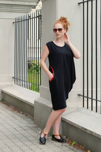 Sukienka asymetryczna, luźna tunika, mała czarna