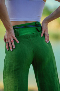 Spodnie z lnu zielone spodnie z polskiego lnu, polski produkt, manufaktura , szerokie spodnie lniane