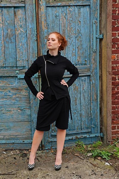 Czarna bluza,  marynarka asymetryczna, żakiet z dzianiny