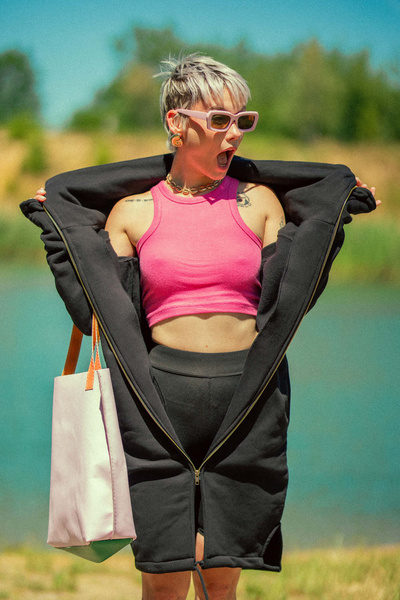 Płaszczyk , bluza damska , czarna długa bluza , czarny płaszcz ze stójką