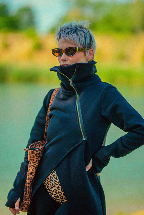 Płaszczyk czarny bawełniany, Polska marka, długa bluza ze stójką , gotycki płaszcz