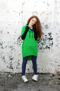 Bluza damska długa z kieszeniami , duża stójką i kieszenie , luźny krój . tunika damska