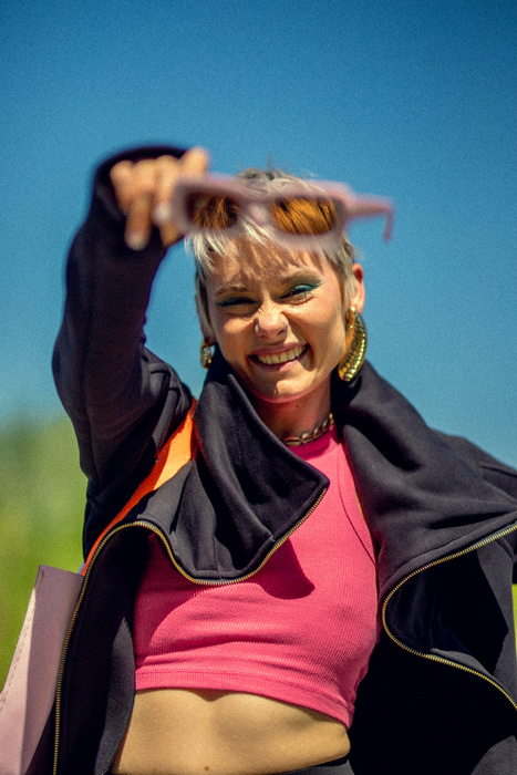 Płaszczyk , bluza damska , czarna długa bluza , czarny płaszcz ze stójką