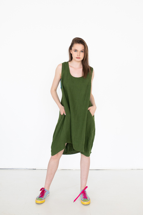 asymetryczna lniana sukienka typ bombka, handmade sukienka zielona z lnu polskiego szyta wPolsce