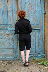 Czarna bluza,  marynarka asymetryczna, żakiet z dzianiny