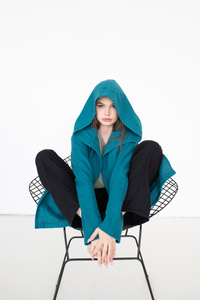 Lniane wdzianko, polski produkt z lnu, płaszcz z kieszeniami len polski, gruby splot  miękki len, polski projektant lnianej odzieży  