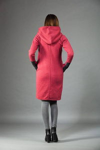 Płaszczyk Asmi, Bawełna, Polska marka, długa bluza malinowa,