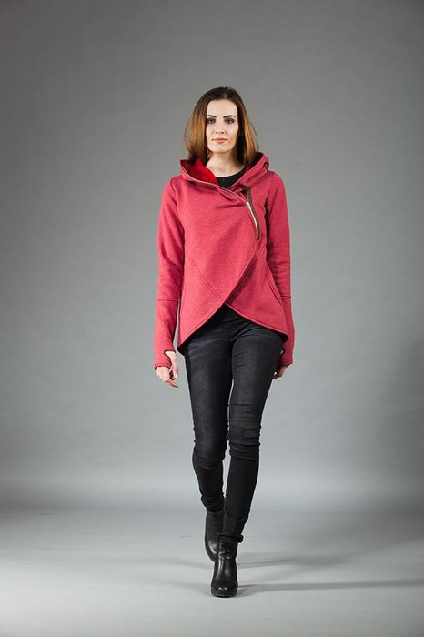 Malinowa bluza z kapturem, Asymetryczna bluza, Duże rozmiary, Handmade, Szyte na miarę