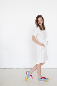 Sukienka letnia lniana , len polski, polska produkcja manufaktura, jasna letnia sukienka z lnu lużna z kieszenią 