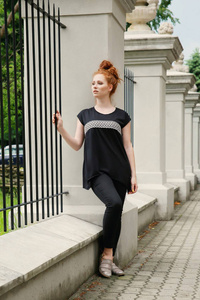 Bluzka czarna z koronką, tunika elegancka, czarna tunika, koszulka, bluzka