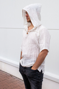 Tunika męska z kapturem lniana wiązana męska koszulka lniana, tunika męska lniana , letnia lniana koszula męska, biała koszula z polskiego lnu męska