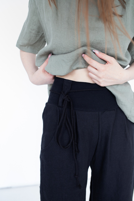 Spodnie lniane szerokie wygodne i miękkie , czarne lniane spodnie damskie , polski czarny len , polski projektant