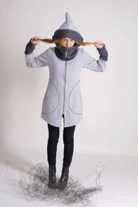 Jasno szara bluza na zamek damska, Bluza z kapturem w szpic, Polski projektant