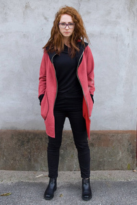 Malinowa bluza, Długa bluza z kapturem, damska bluza asymetryczna, krótki płaszcz damski