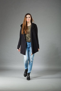 Bluza Basanti, czarna bluza kopertowa , długa czarna  