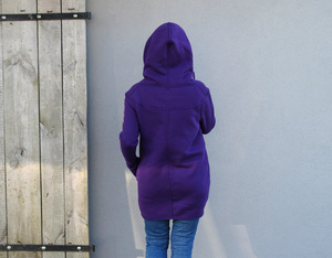 Bluza asymetryczna, płaszcz damski fioletowy