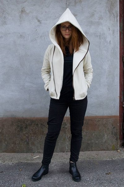 Krótka Bluza z kapturem w szpic, Bluza bawełniana, asymetryczna kurtka damska , Ramoneska damska