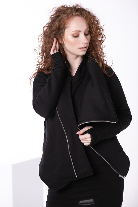 Bluza asymetryczna czarna, marynarka bawełniana czarna na zamek, krótka bluza damska ,zamek na boku bluza damska z dzianiny polskiej , produkt polski