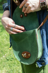 MIni torebak damska zielona mała torebka skórzana ręcznie robiona, 