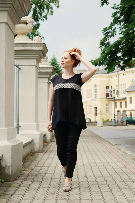 Bluzka czarna z koronką, tunika elegancka, czarna tunika, koszulka, bluzka